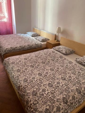 Large 3 Bedroom Family Close To The River Apartamento